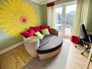 Sitting room- click for photo gallery